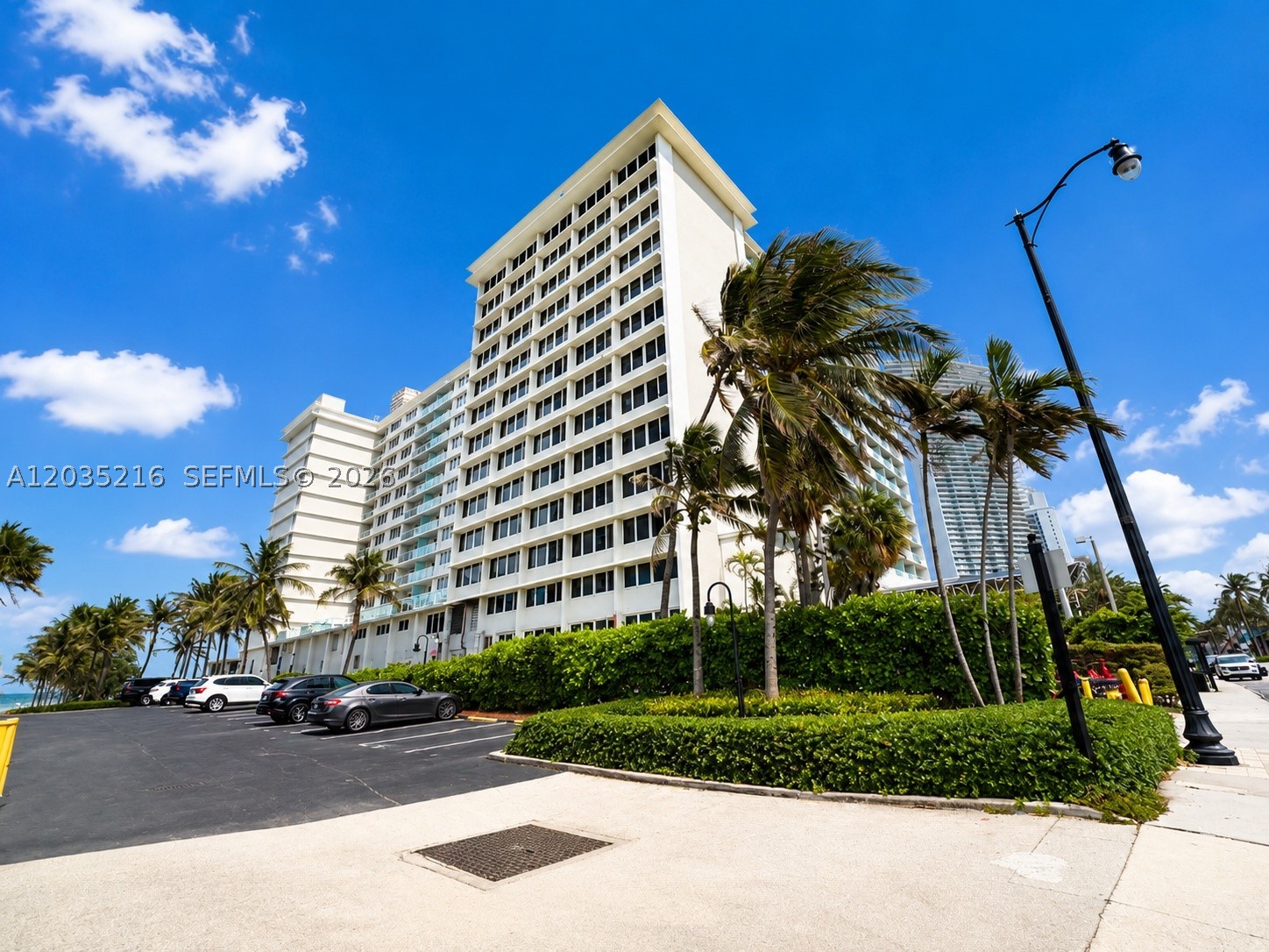 19201 Collins Ave 527 Property Photo 11