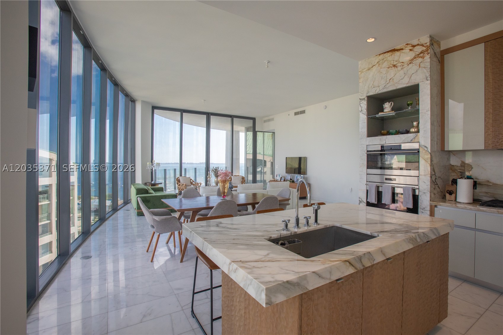 2821 S Bayshore Dr 20D Property Photo 1