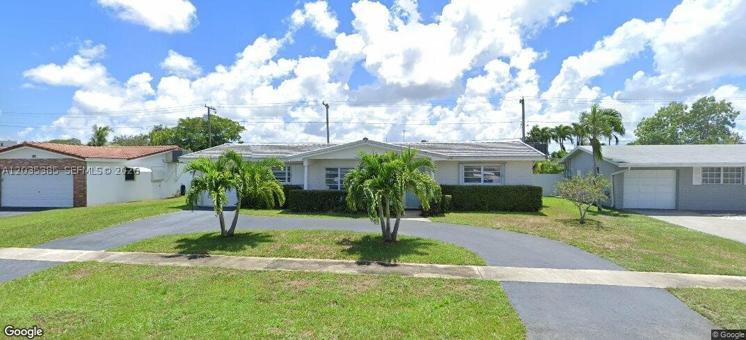 614 S Crescent Dr Property Photo 1