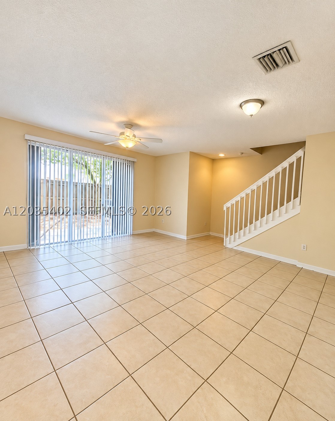 959 Ne 42nd Pl 959 Property Photo 3
