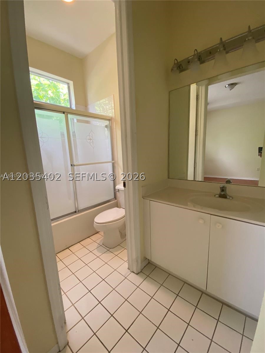 959 Ne 42nd Pl 959 Property Photo 8