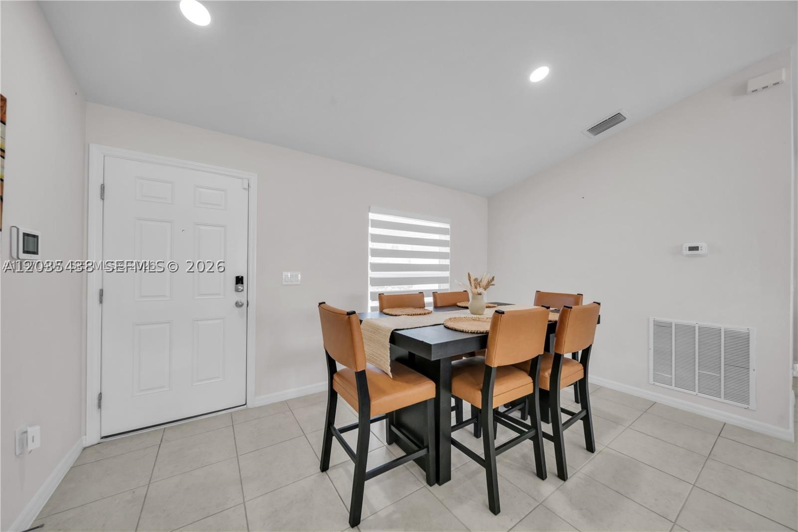 1105 Nw 24th Pl Property Photo 3