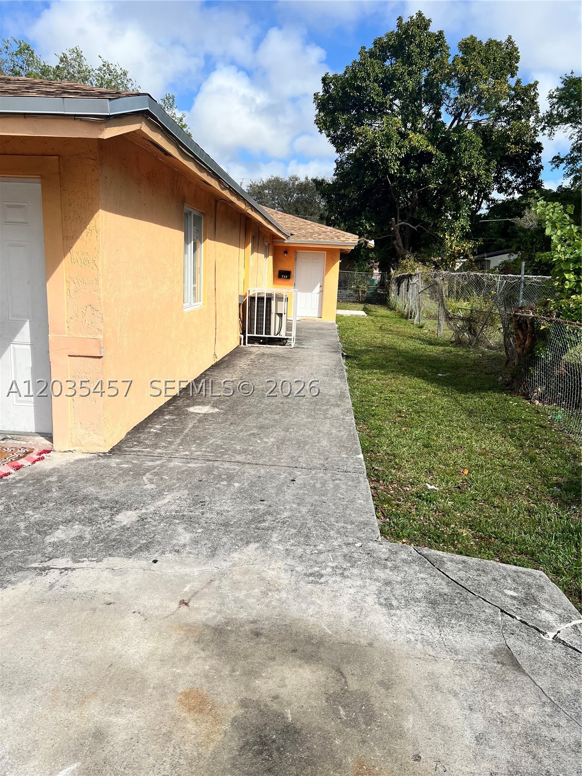 789 NW 55th Ter B Property Photo 1