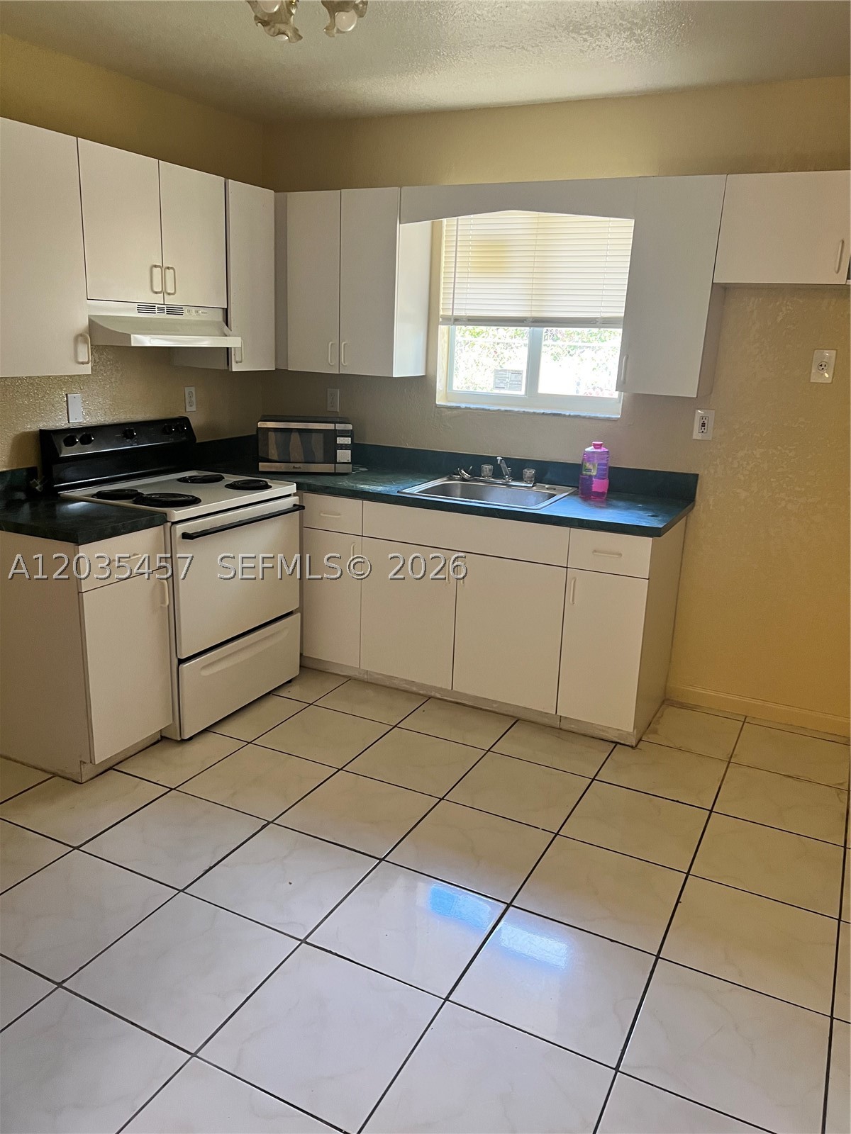 789 Nw 55th Ter B Property Photo 3
