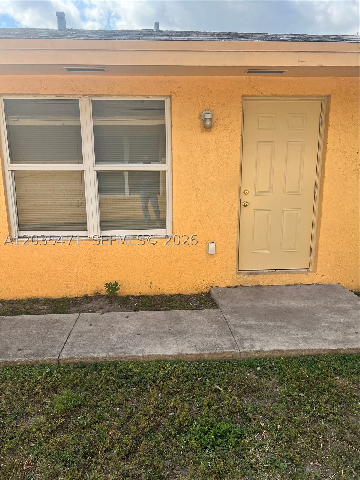 2111 Nw 100th St B Property Photo 3