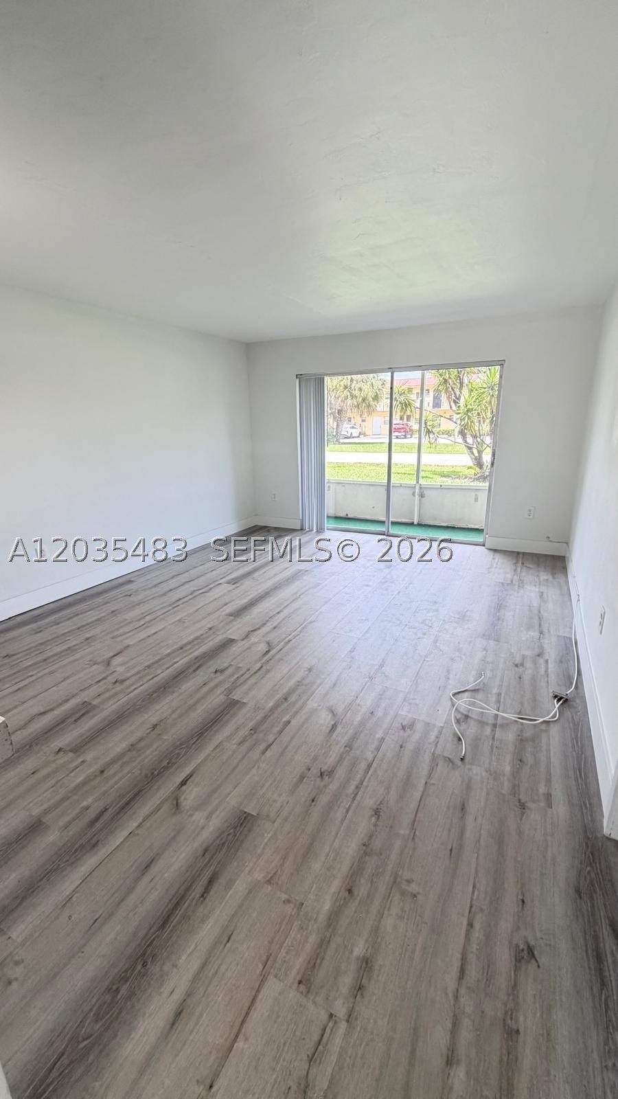 20200 Ne 27th Ct 9 Property Photo 2