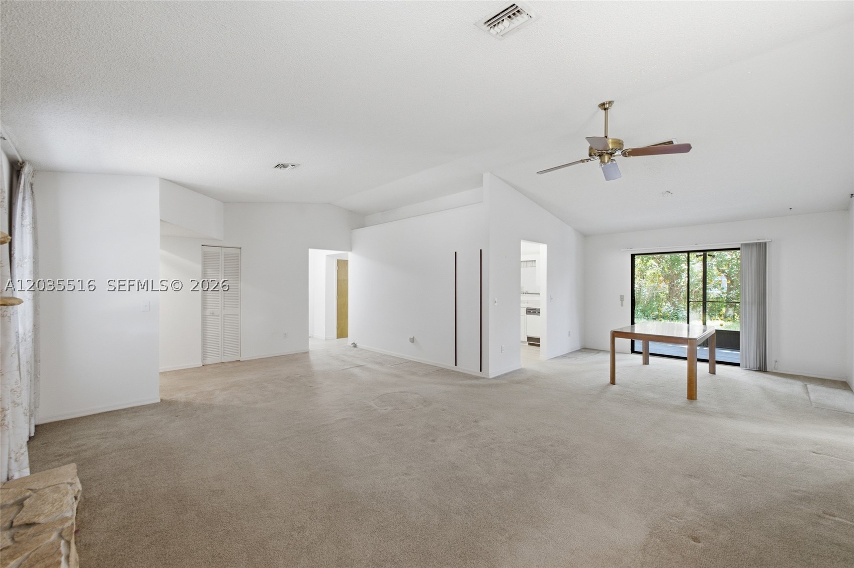 642 Nobles St Property Photo 5