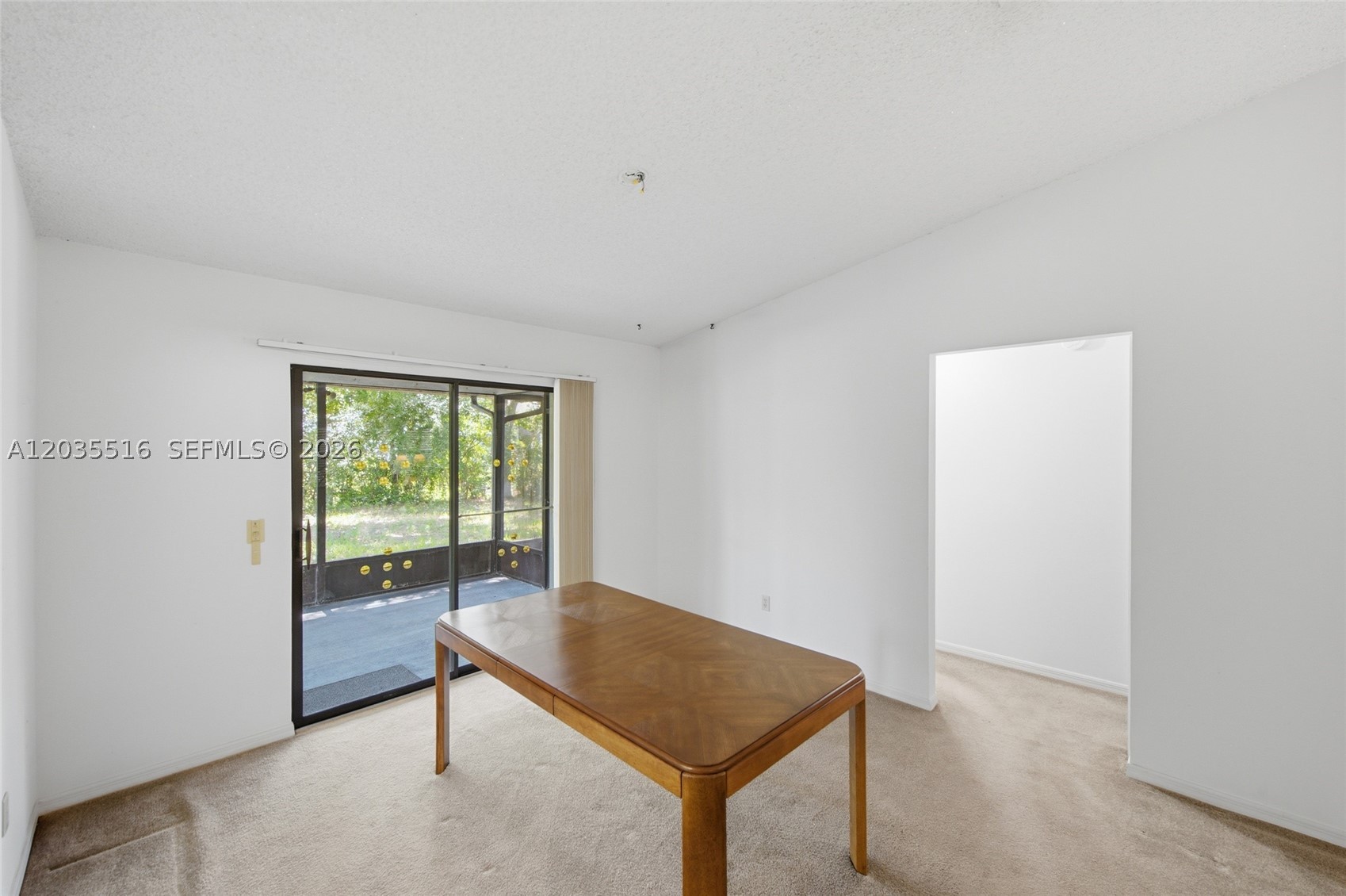 642 Nobles St Property Photo 8