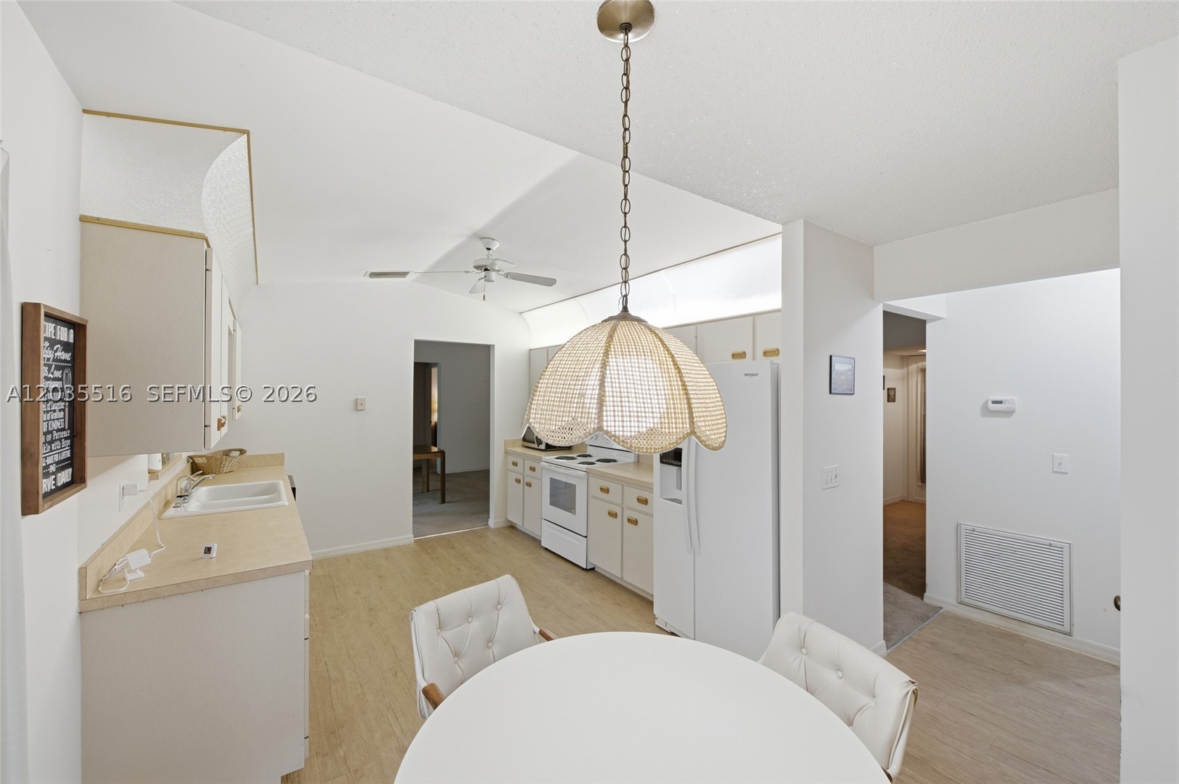 642 Nobles St Property Photo 12