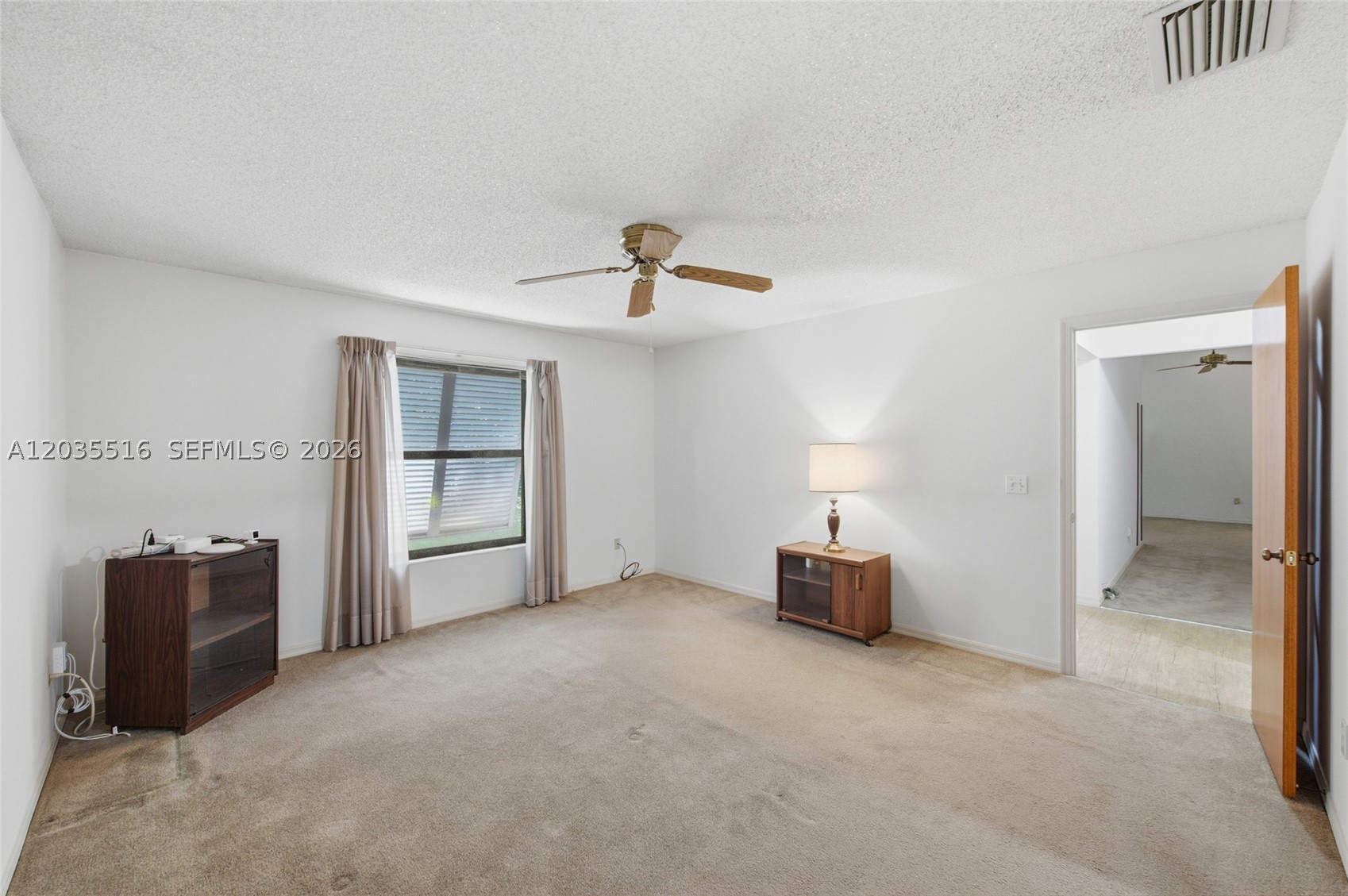 642 Nobles St Property Photo 16