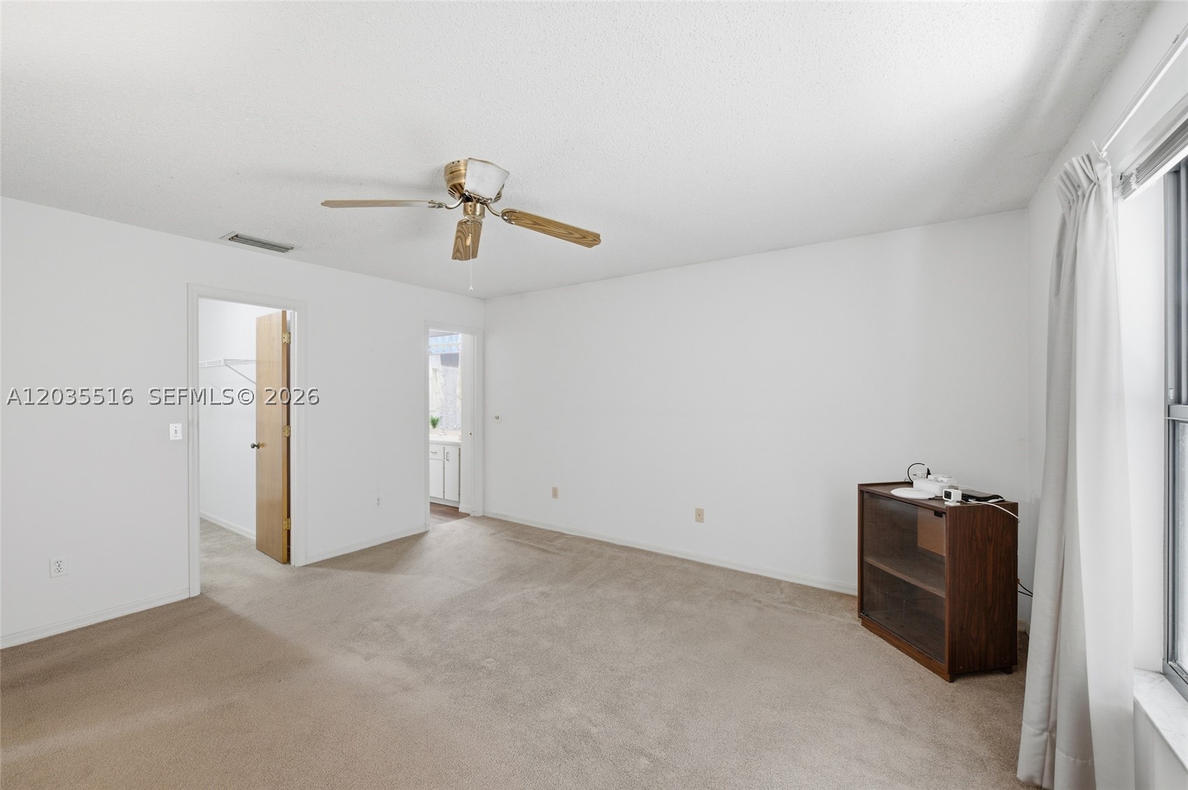 642 Nobles St Property Photo 17