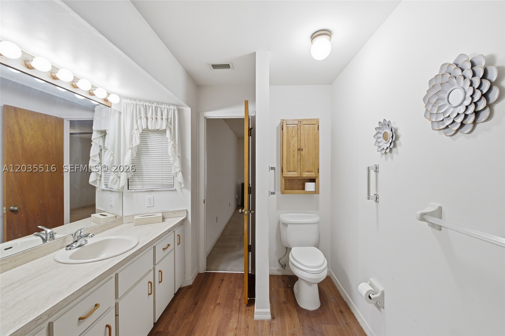 642 Nobles St Property Photo 20