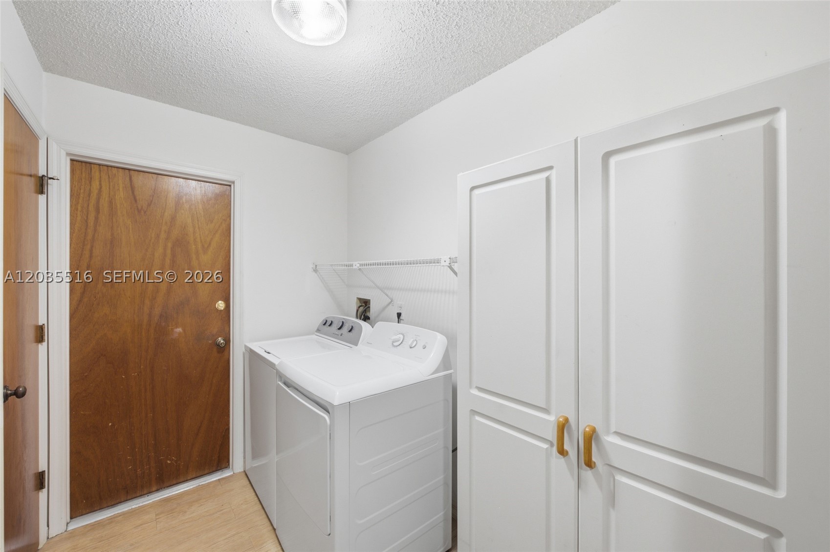 642 Nobles St Property Photo 26