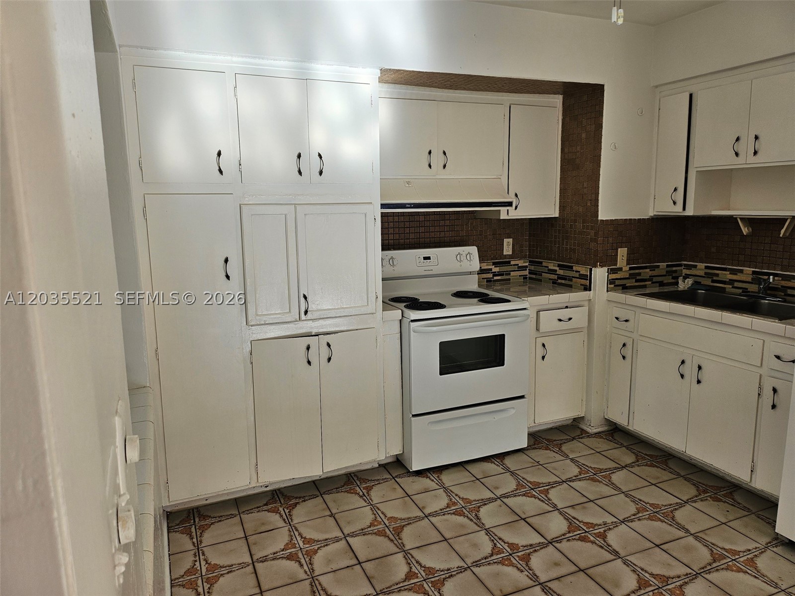 709 Ne 4th Ct 6 Property Photo 10