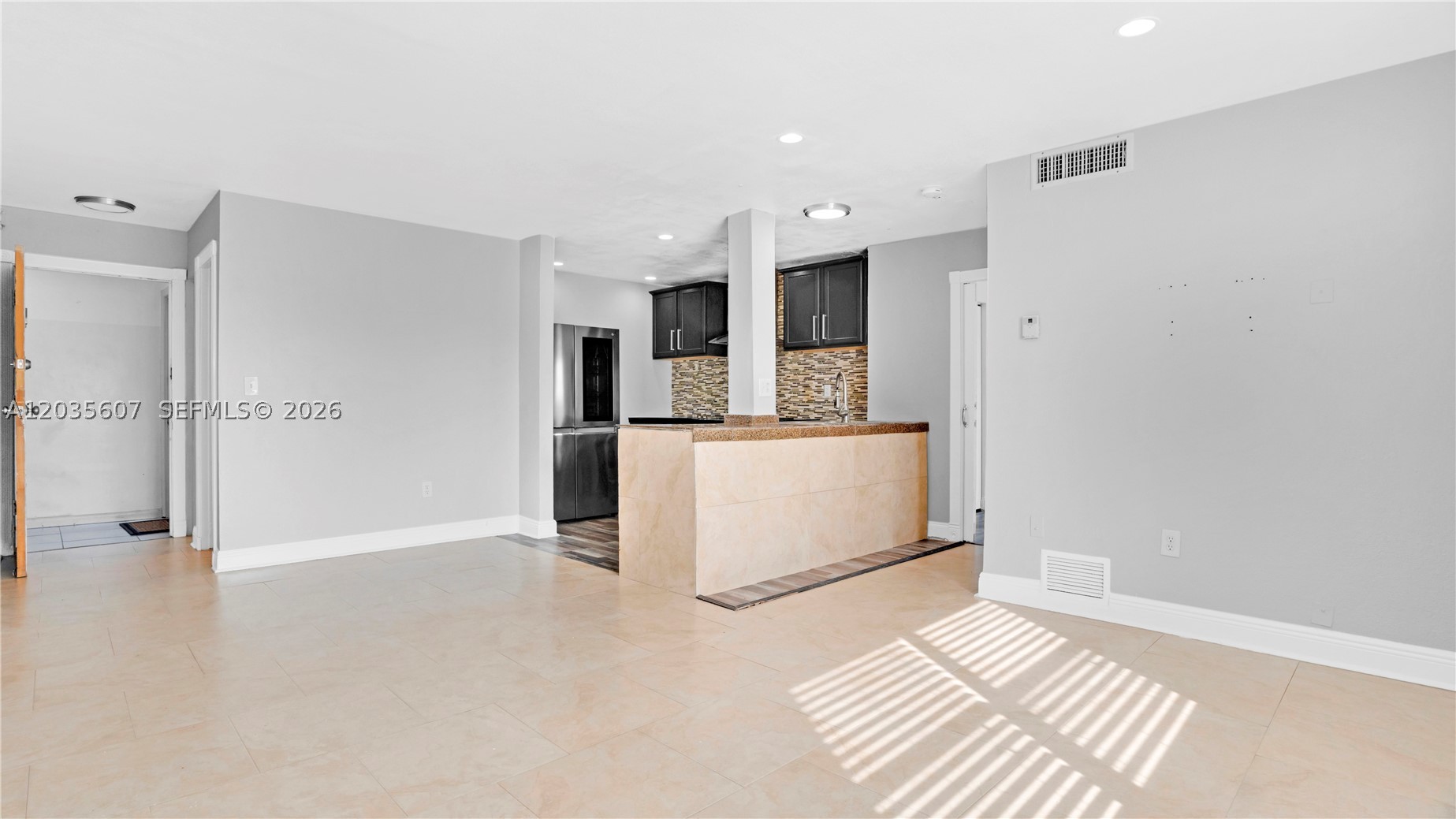 7925 Carlyle Ave 403 Property Photo 5