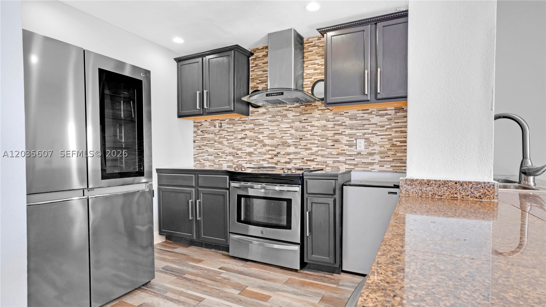 7925 Carlyle Ave 403 Property Photo 10