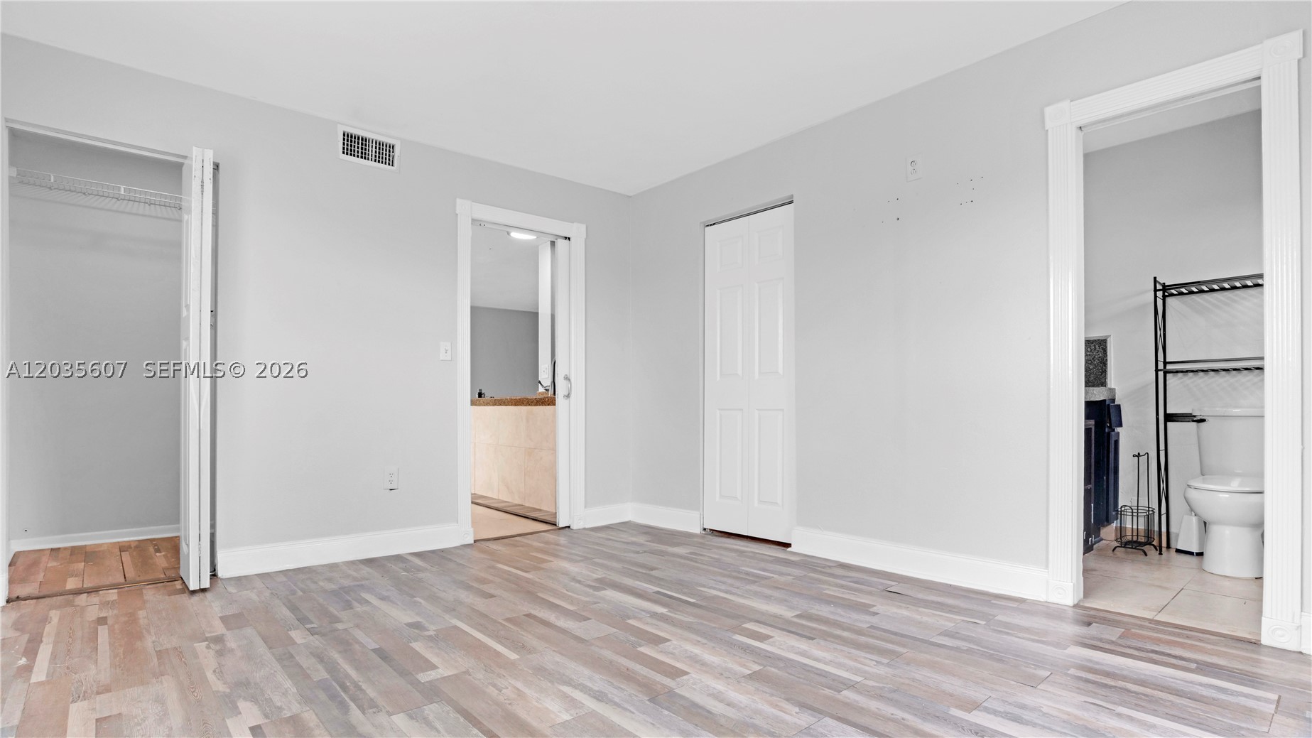 7925 Carlyle Ave 403 Property Photo 13
