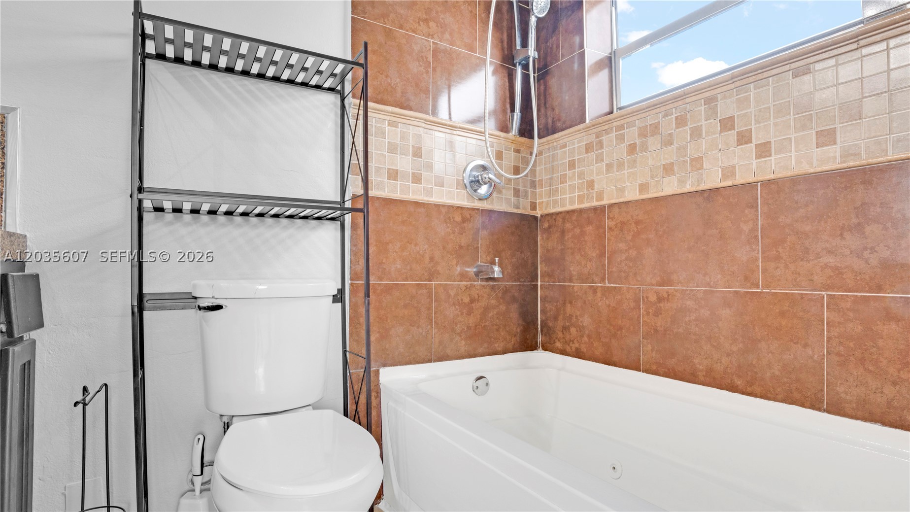7925 Carlyle Ave 403 Property Photo 15