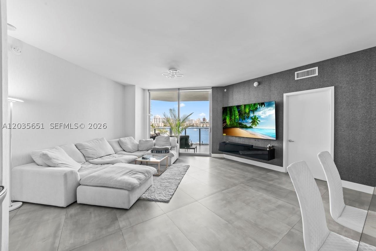 17111 Biscayne Blvd 503 Property Photo 8