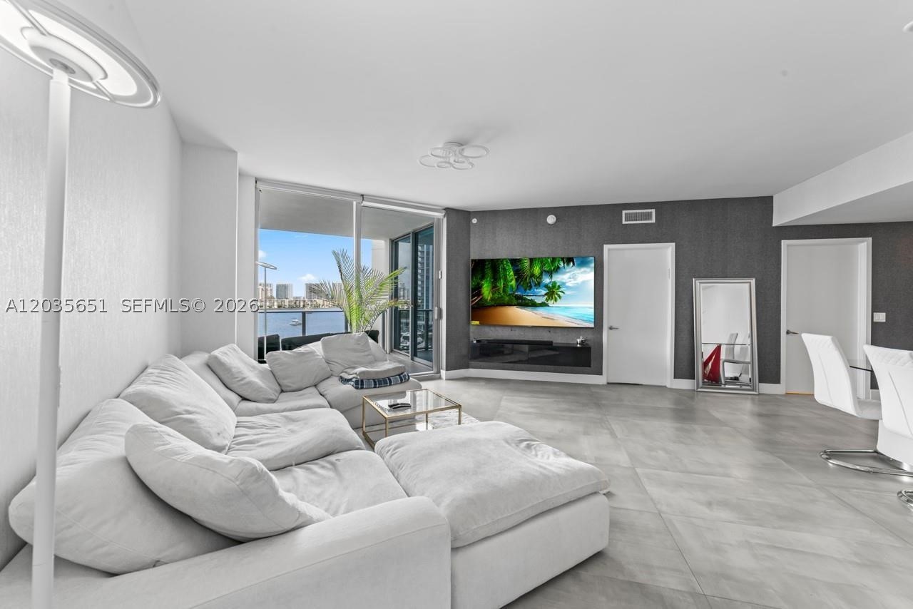 17111 Biscayne Blvd 503 Property Photo 9