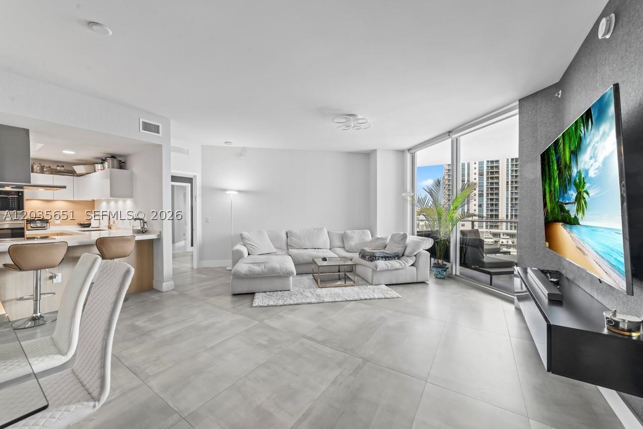 17111 Biscayne Blvd 503 Property Photo 11
