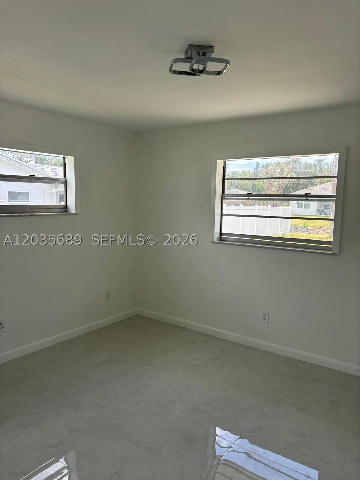 1781 Se Fairfield St Property Photo 5