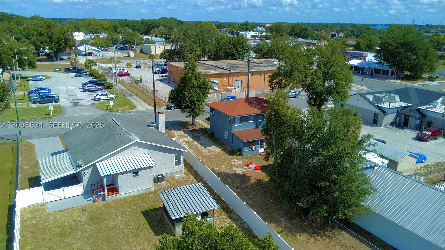 208 Center Street Property Photo 6