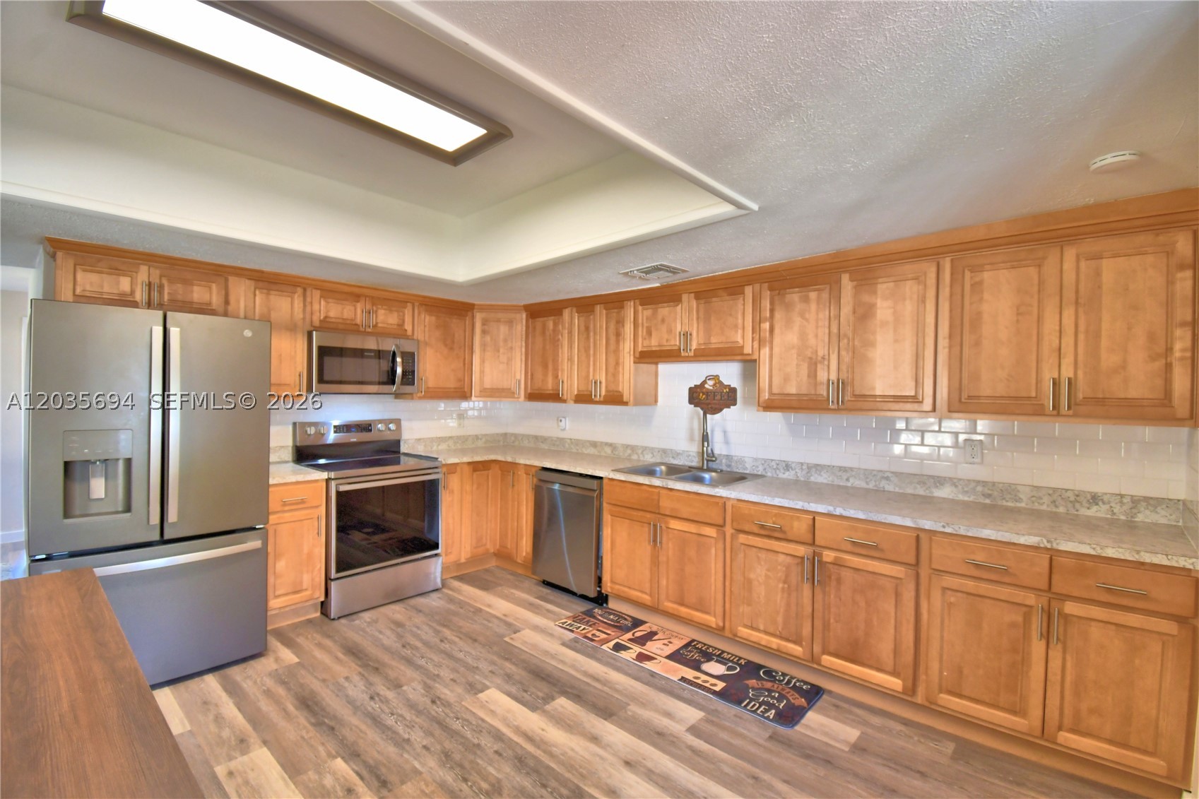 208 Center Street Property Photo 38