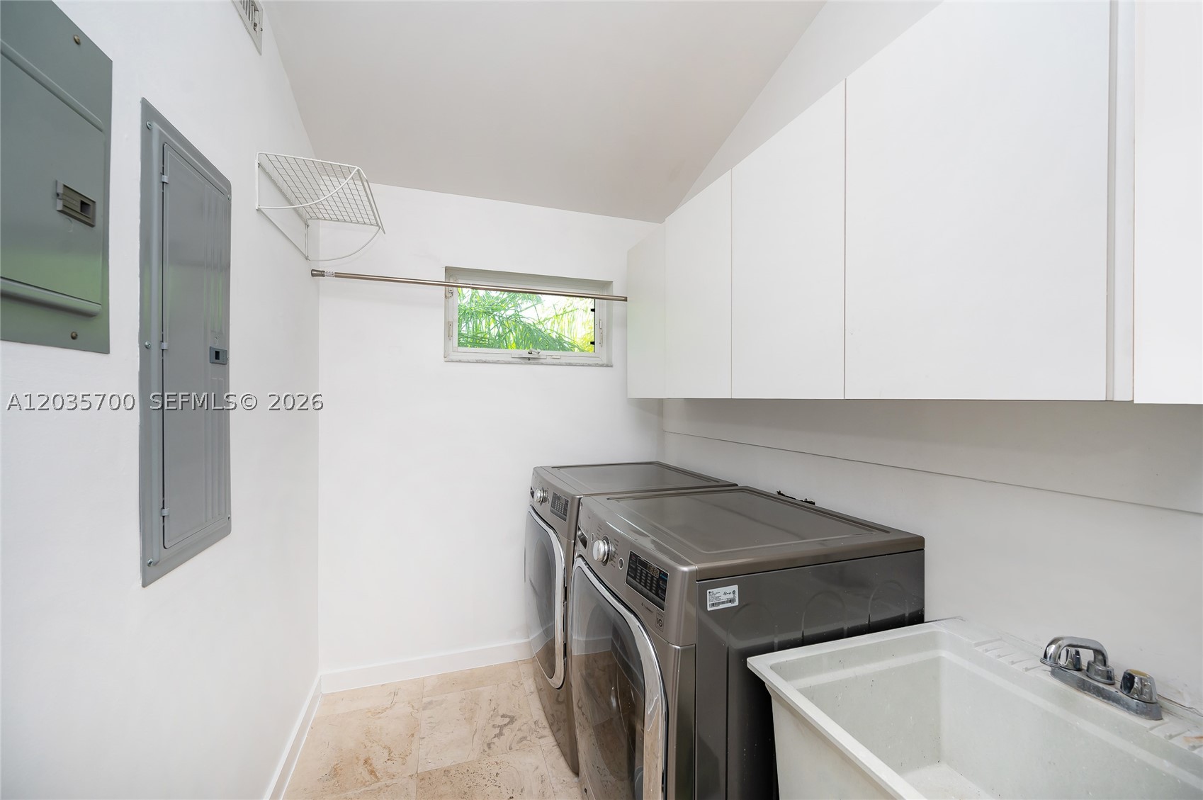 650 Curtiswood Dr Property Photo 32