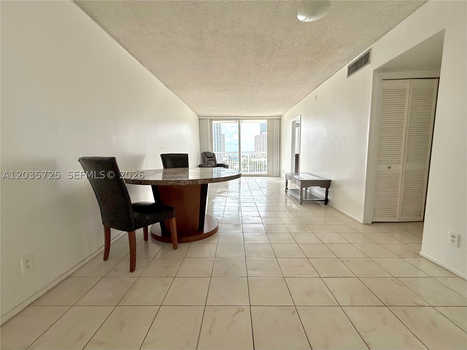 121 Golden Isles Dr 904 Property Photo 4