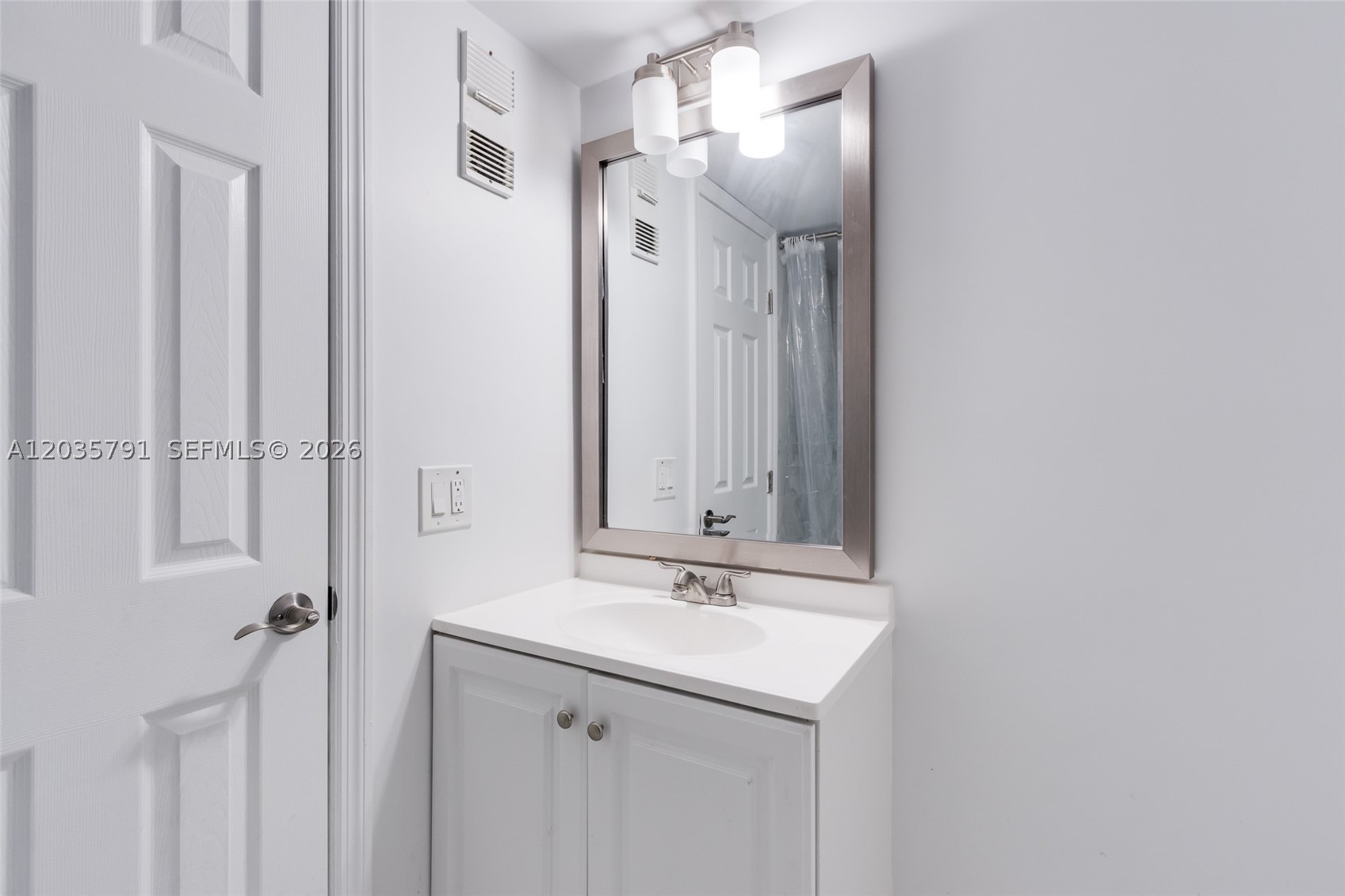 3527 Ne 168th St 309 Property Photo 10