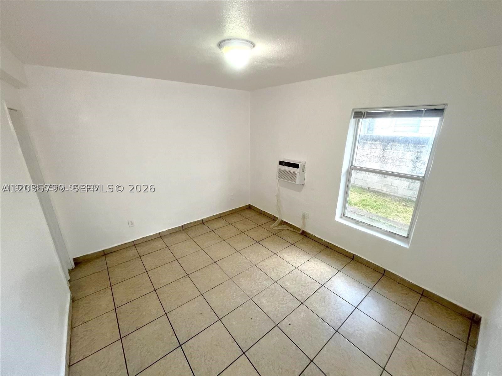 420 Nw 10th St 7 Property Photo 5