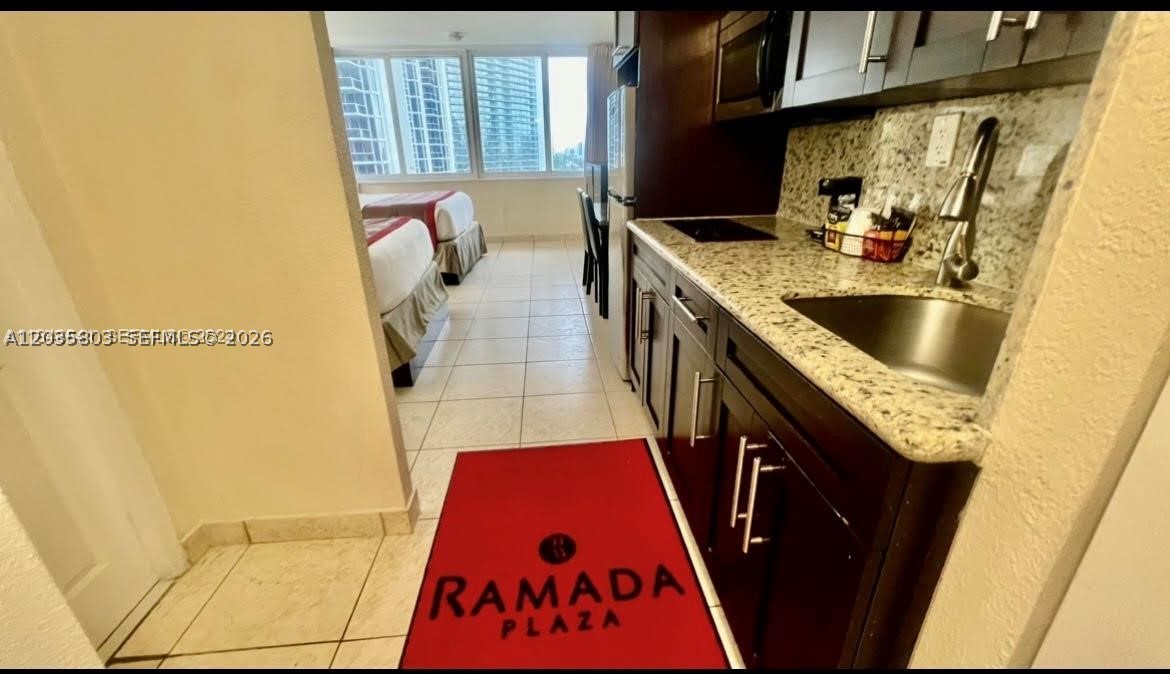 19201 Collins Ave 942 Property Photo 12