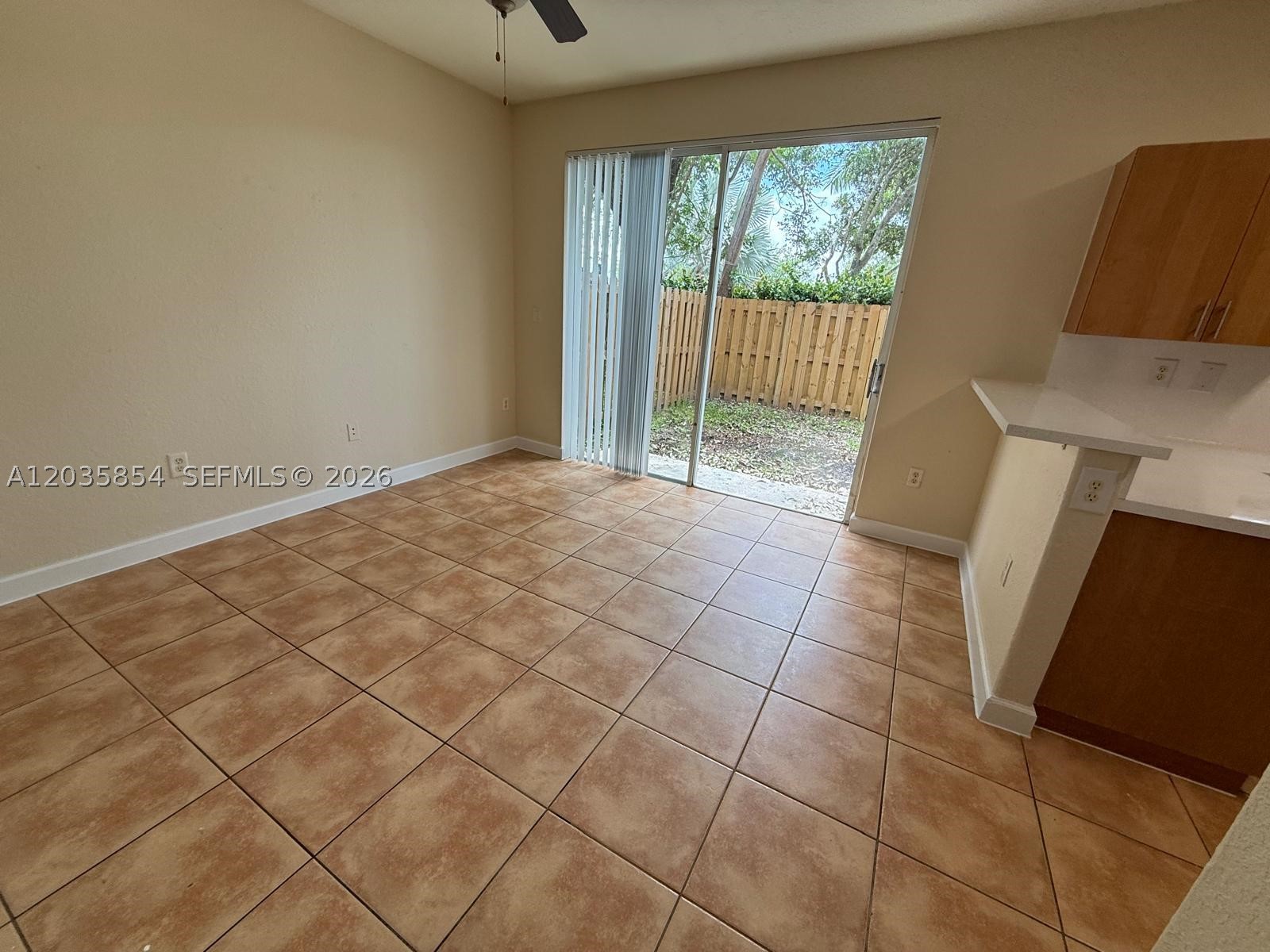 2462 Se 15th Ct Property Photo 3