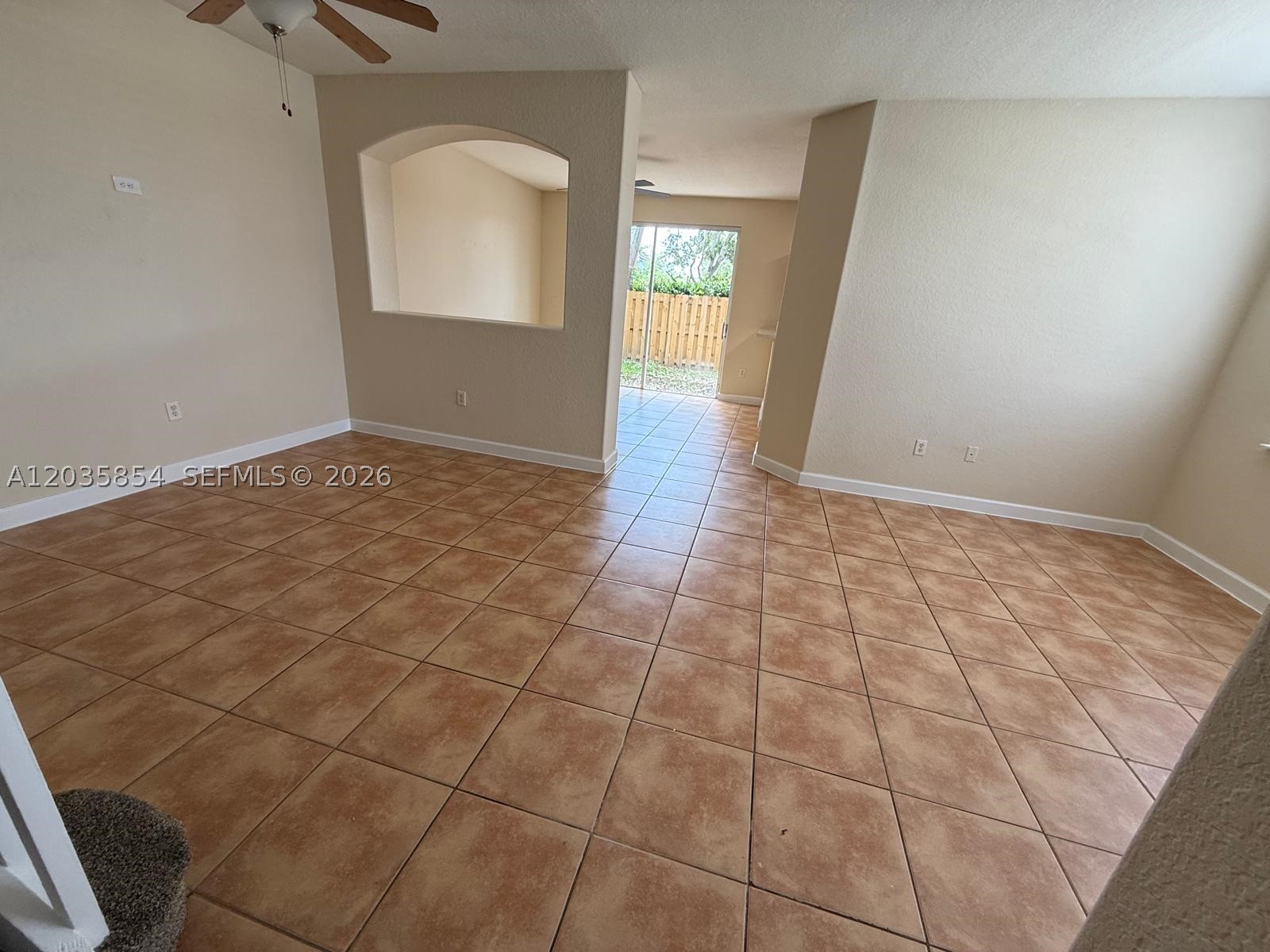 2462 Se 15th Ct Property Photo 4
