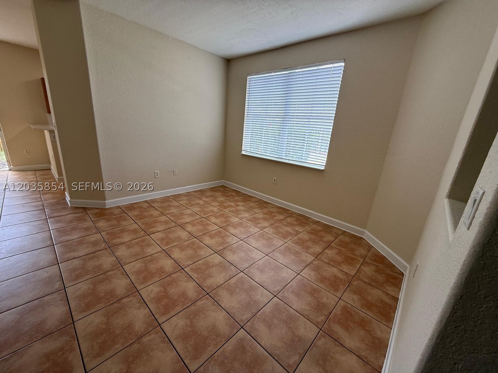 2462 Se 15th Ct Property Photo 5