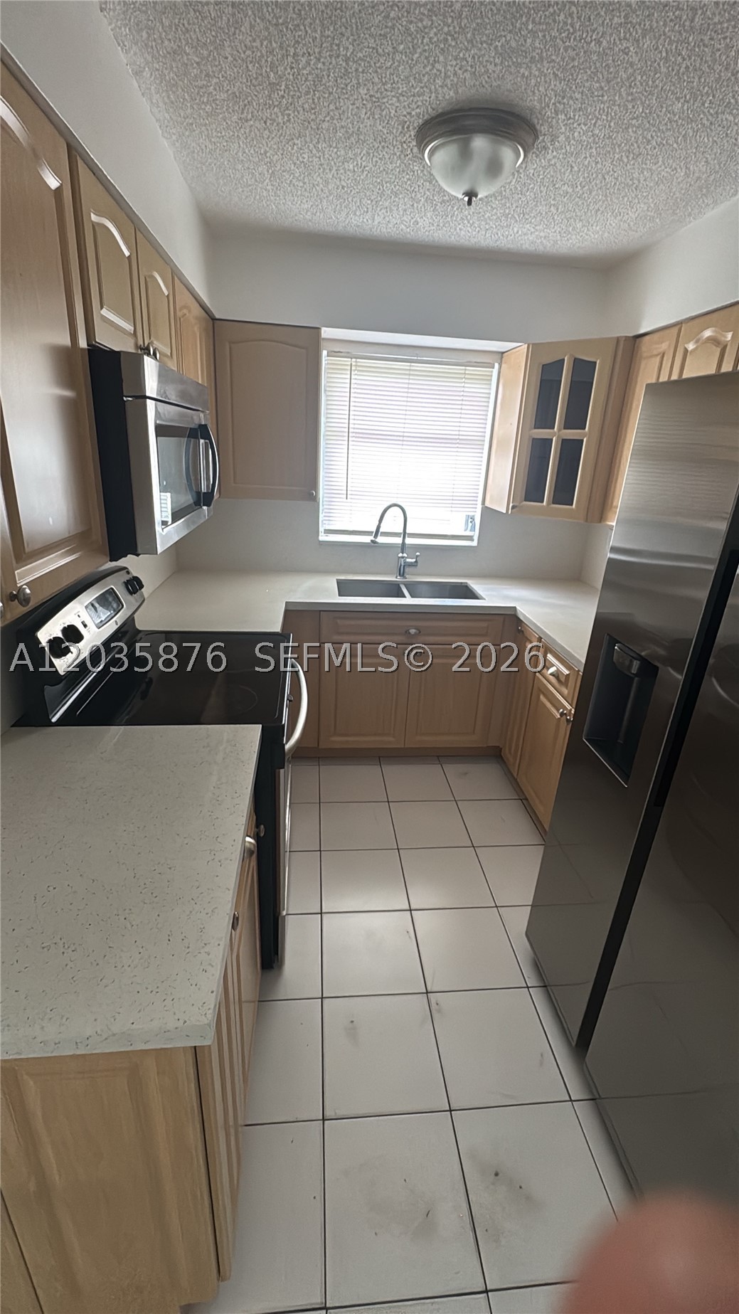 830 W 75th St 1 Property Photo 2