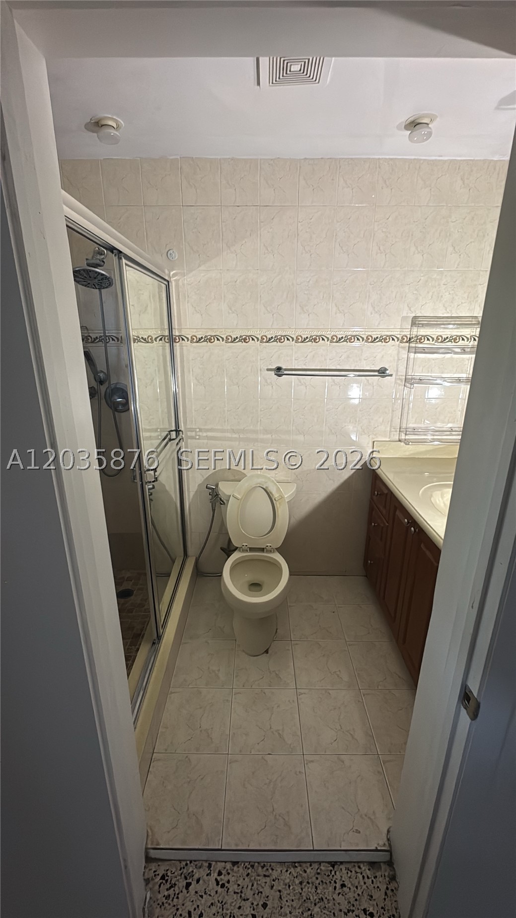 830 W 75th St 1 Property Photo 6