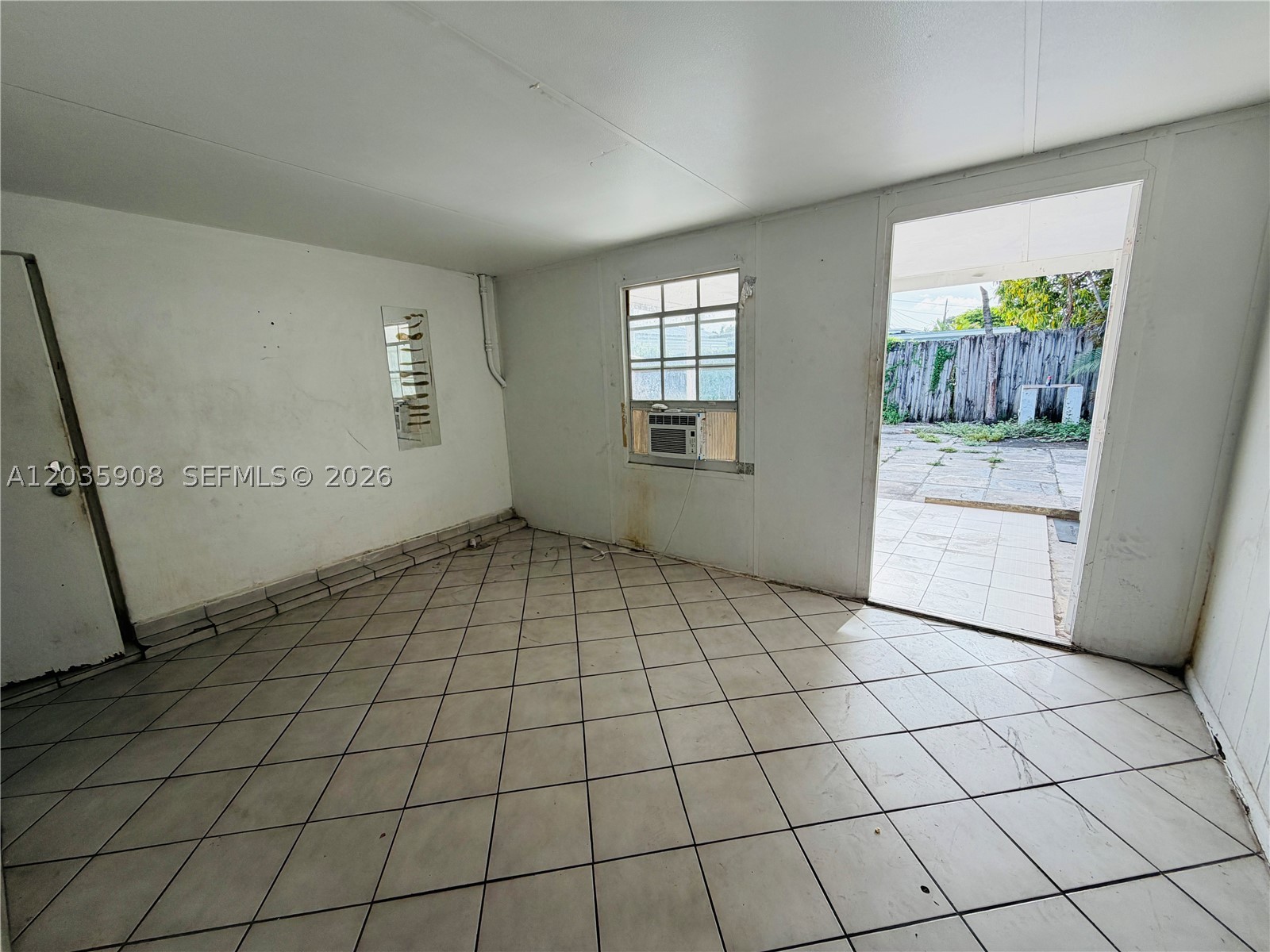 1550 E 10th Ave Property Photo 12