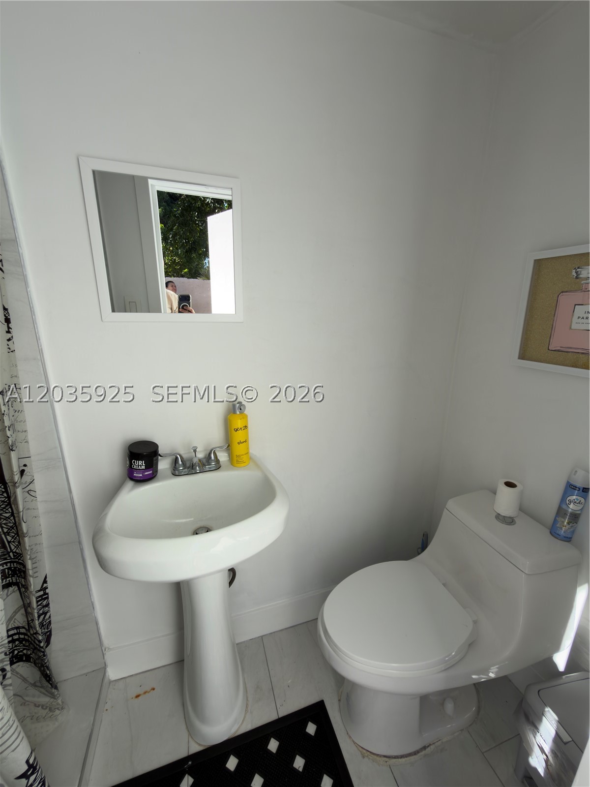224 E 42nd St Property Photo 66