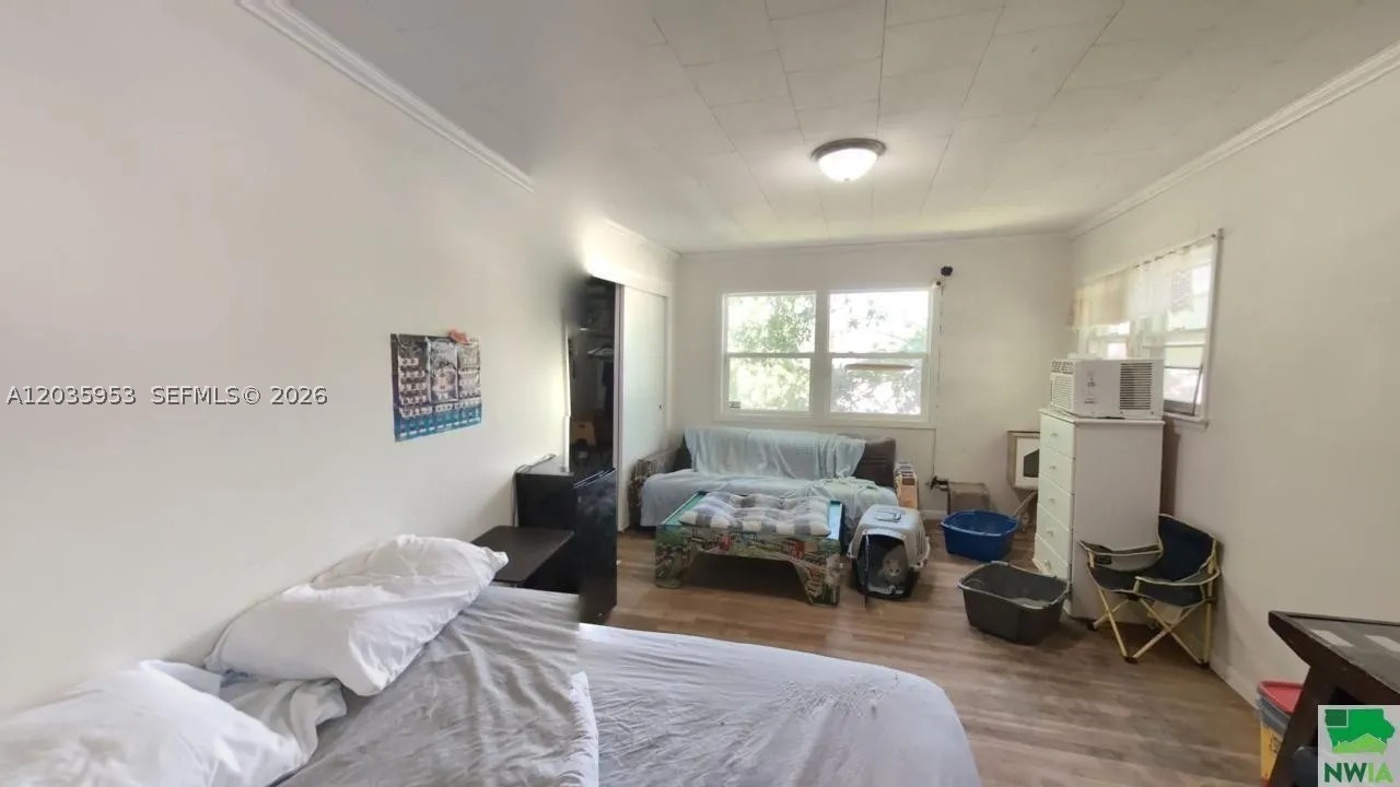 35 Hinshaw St Property Photo 5