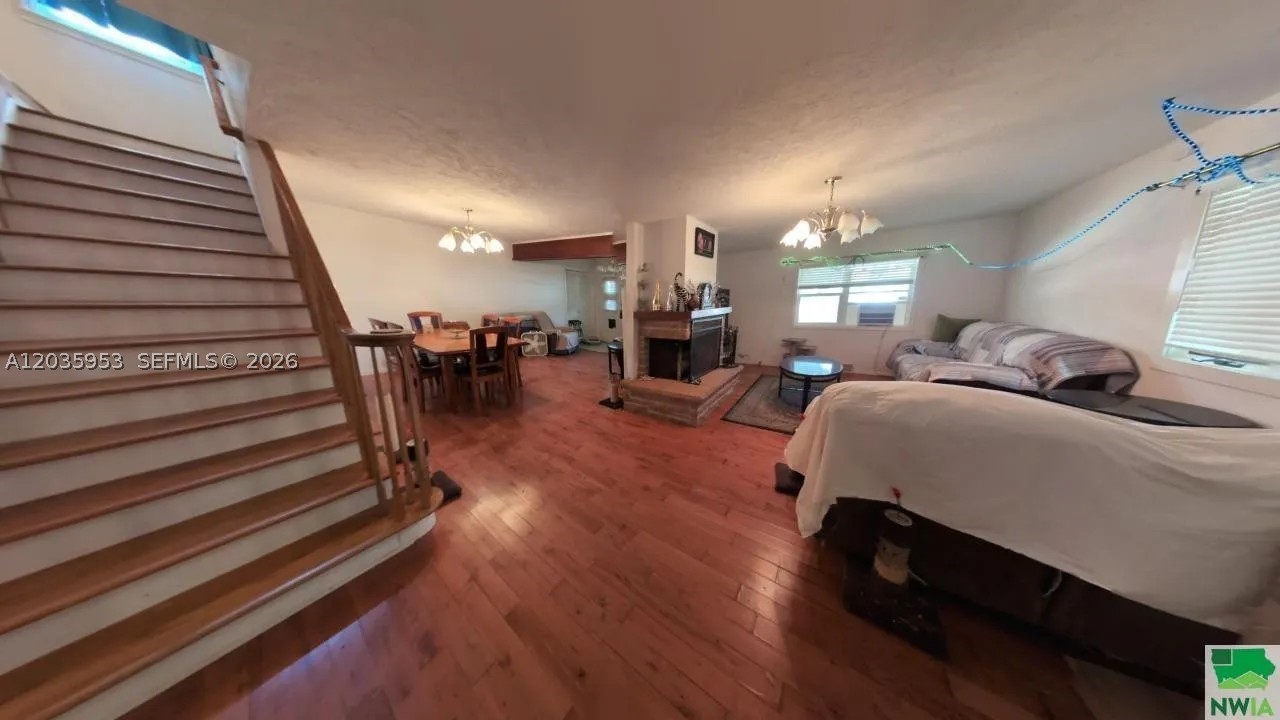 35 Hinshaw St Property Photo 8