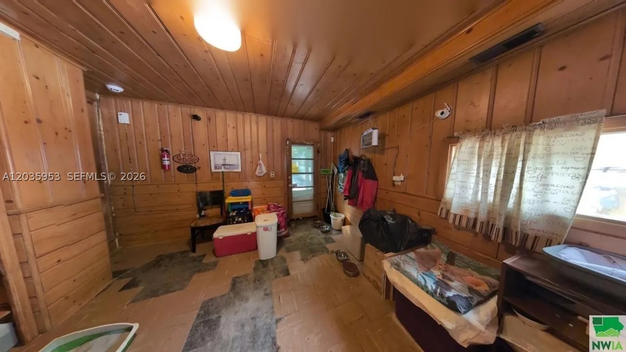 35 Hinshaw St Property Photo 10