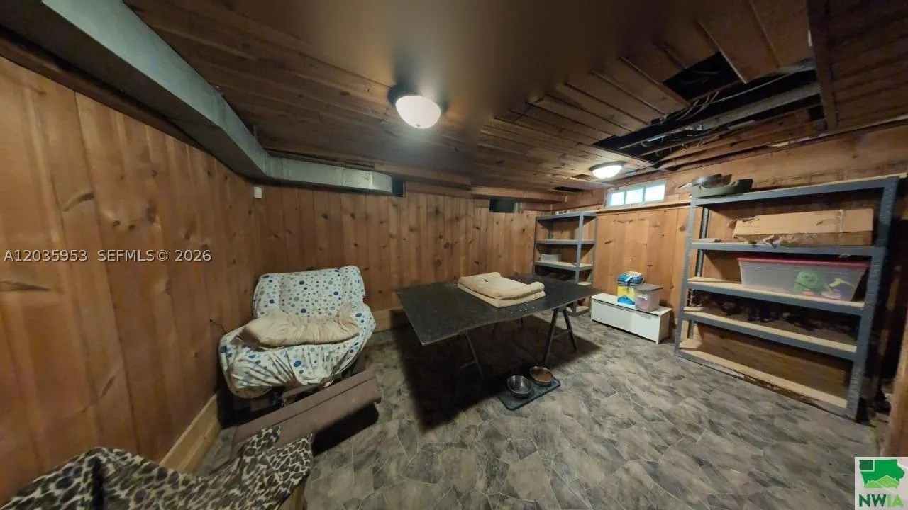 35 Hinshaw St Property Photo 14