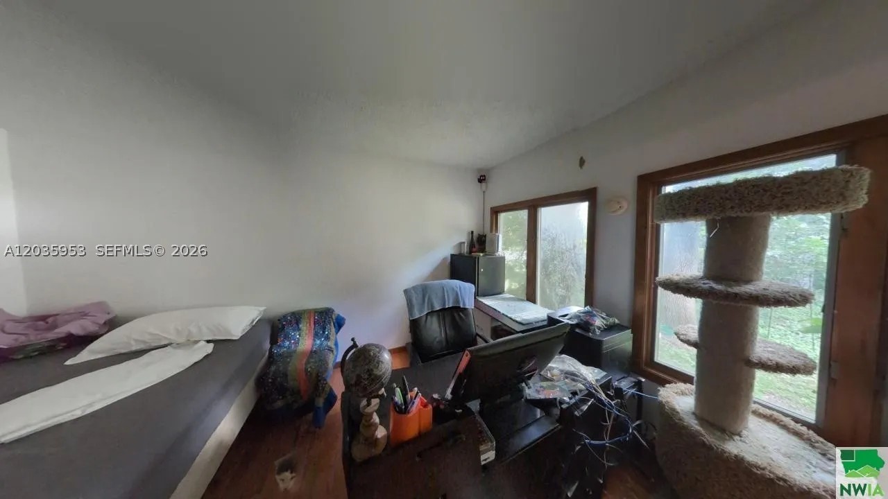 35 Hinshaw St Property Photo 17