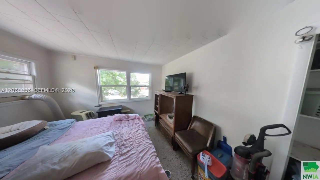 35 Hinshaw St Property Photo 18