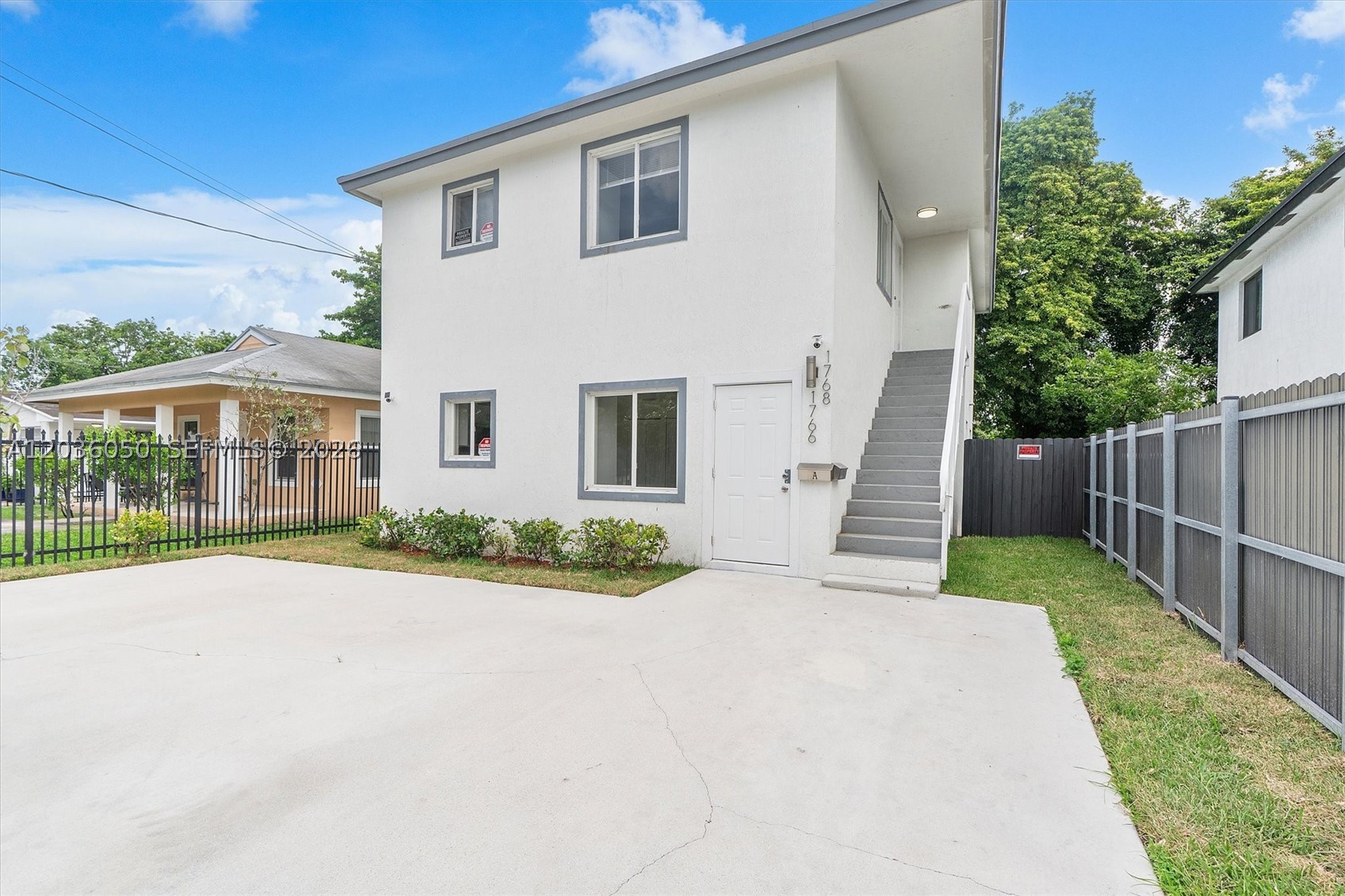 1766 NW 68th Ter Property Photo 1