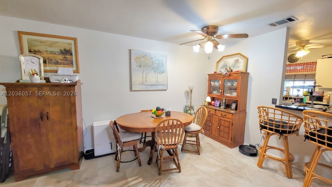 4001 Bishop Circle Property Photo 4