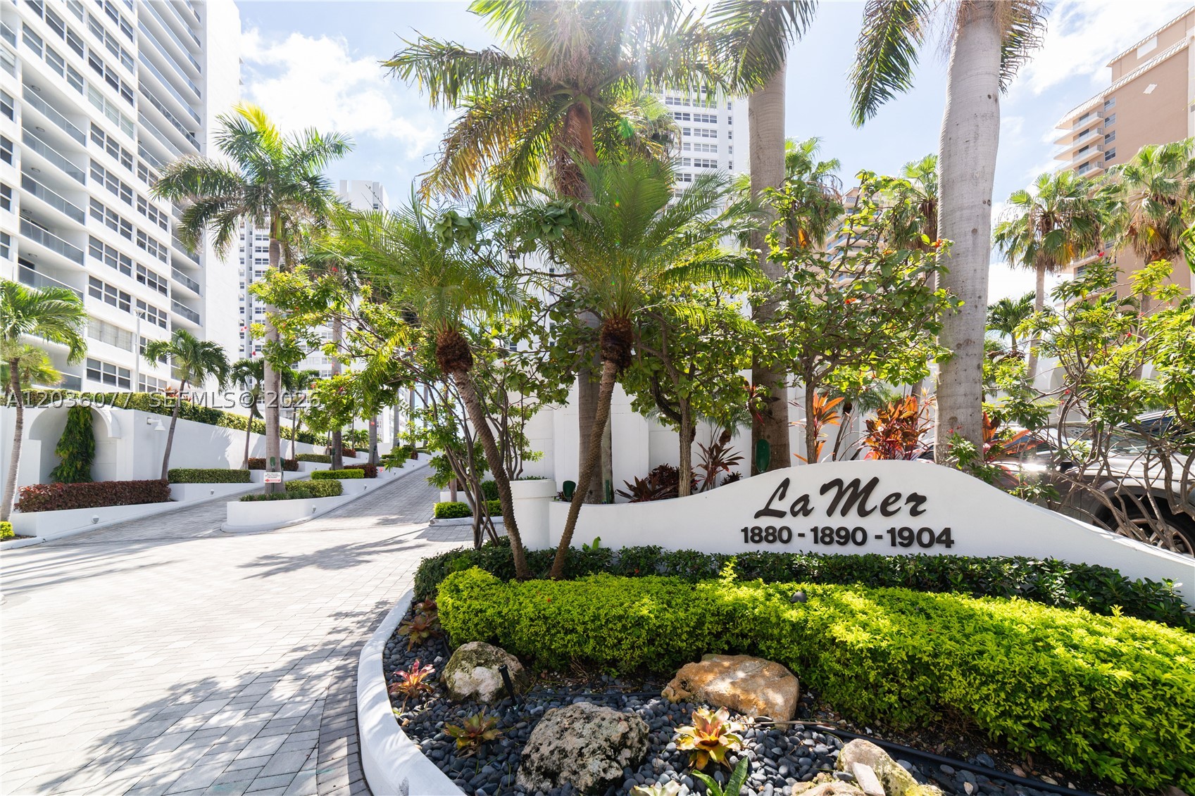 1904 S Ocean Dr 604 Property Photo 1