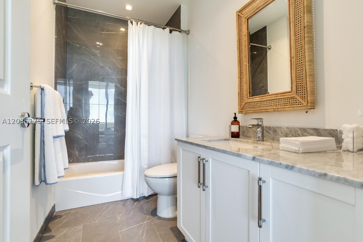 3015 S Ysabella 904 Property Photo 49
